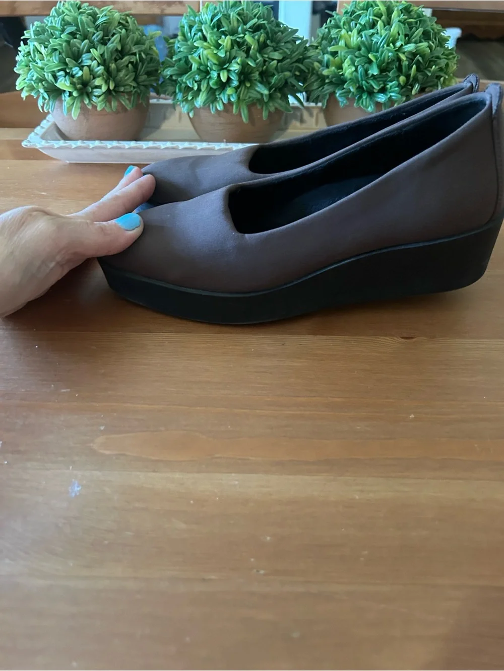 AEROSOLES good platform