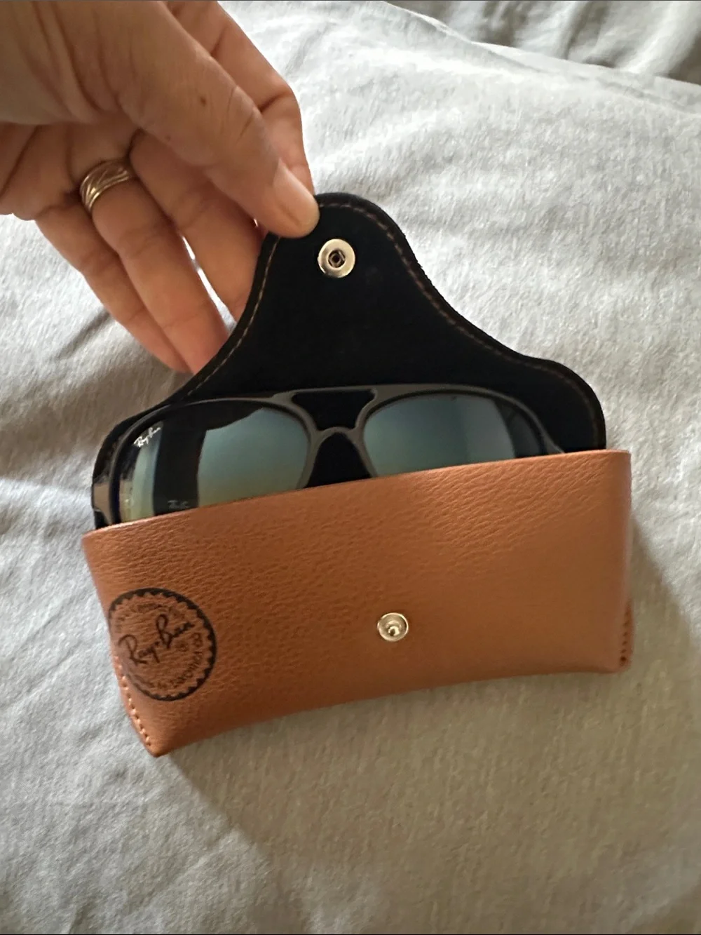 Ray-Ban iconic ray