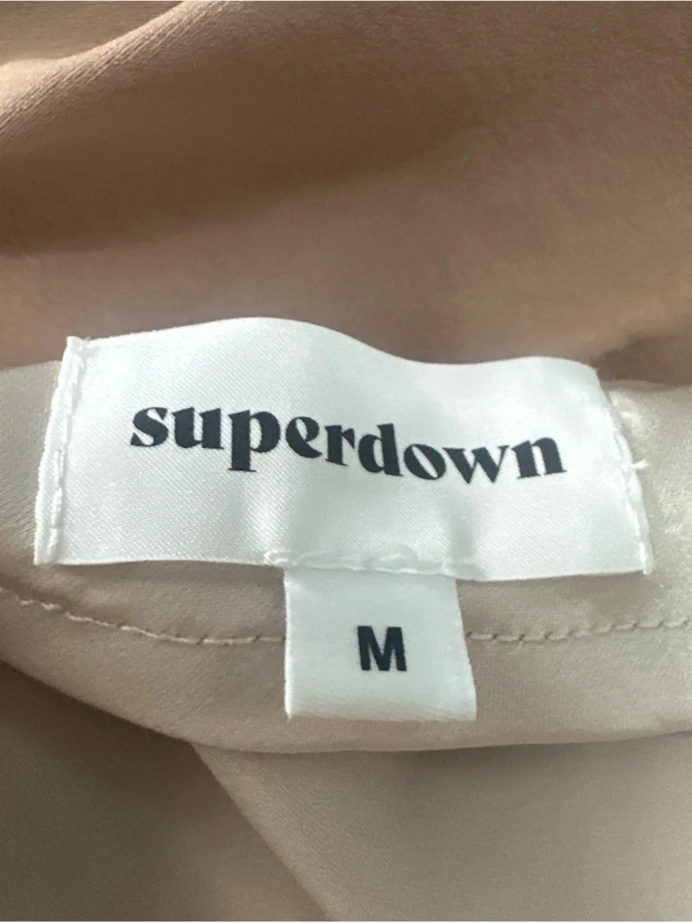 superdown beige chic