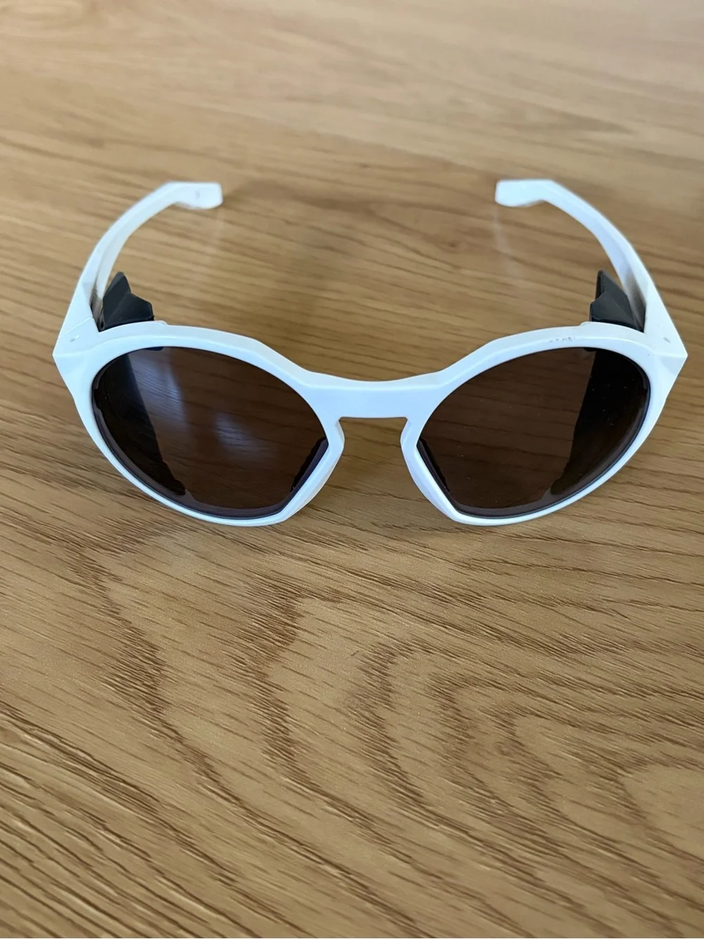 Oakley round sunglasses