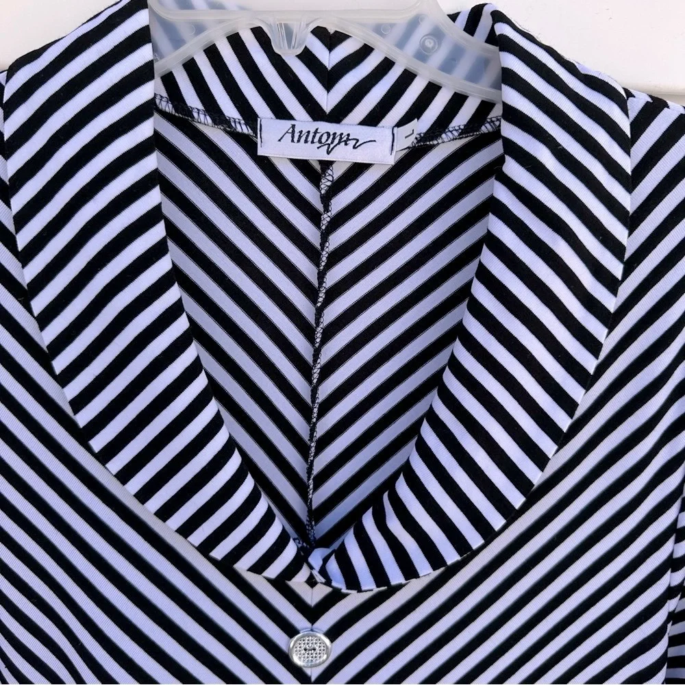 Antom black striped