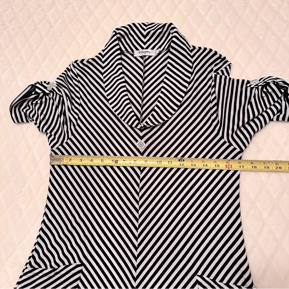 Antom black striped