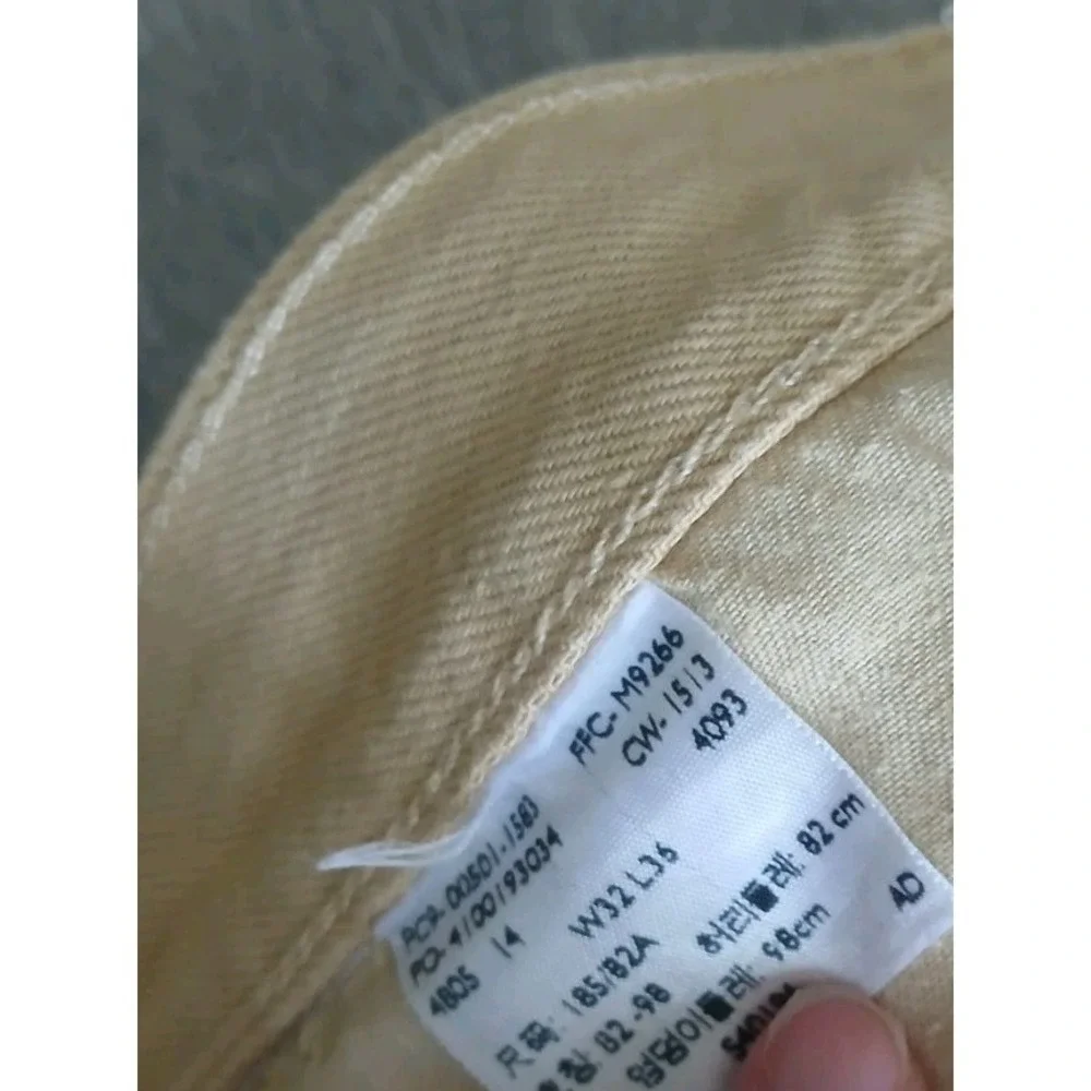 Levis excellent pre