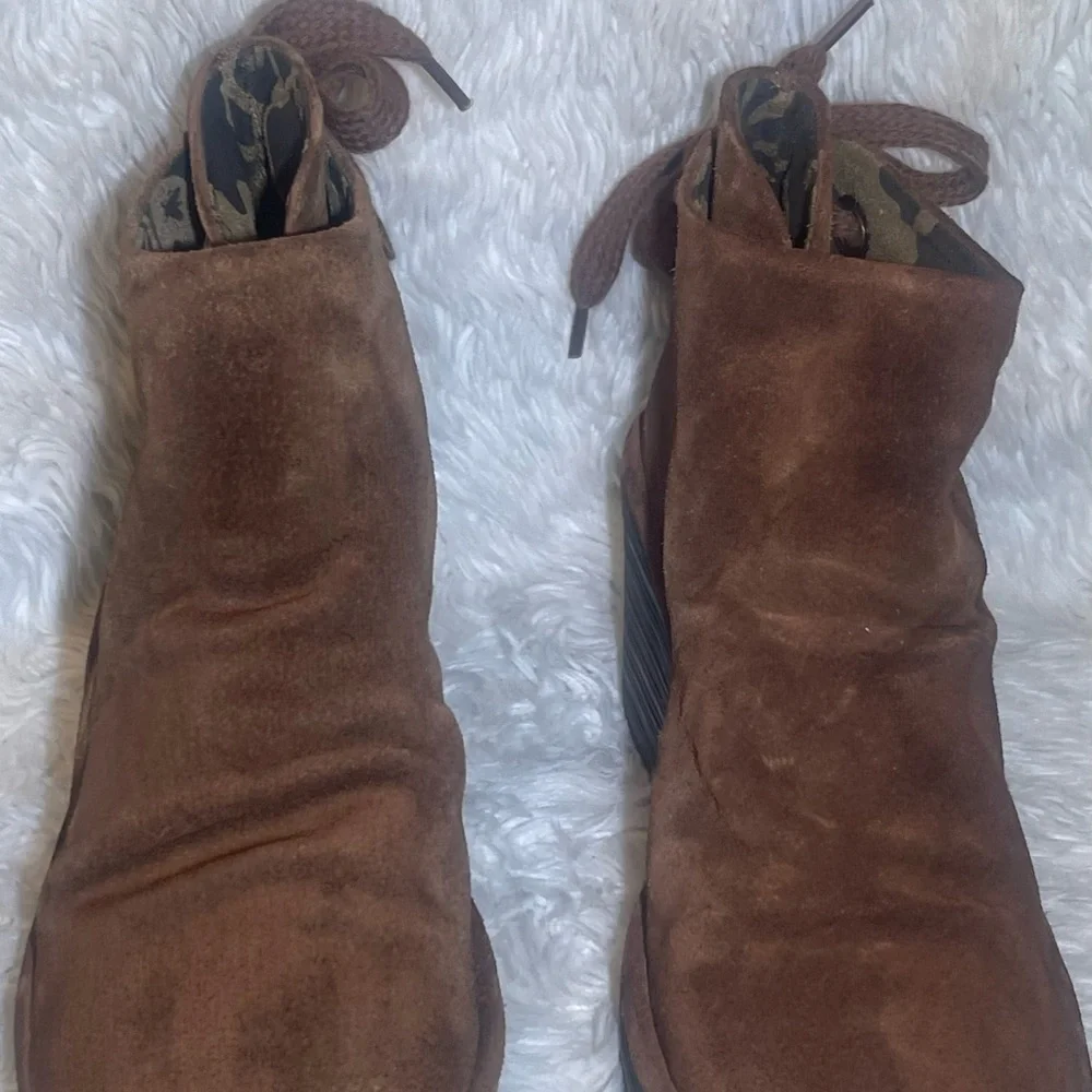 Fly London yebi women’s Brown Suede Ankle Boots size 8