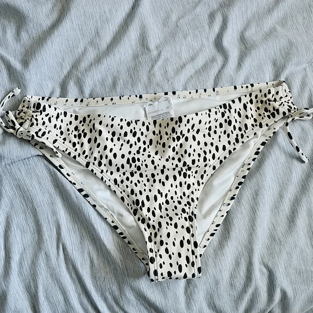 NWOT O'NEILL Dalmatian Print Bikini Bottoms Size 16 (Girls)