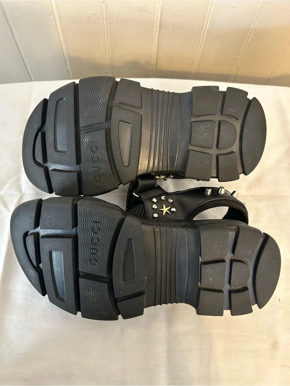 Gucci aguru leather