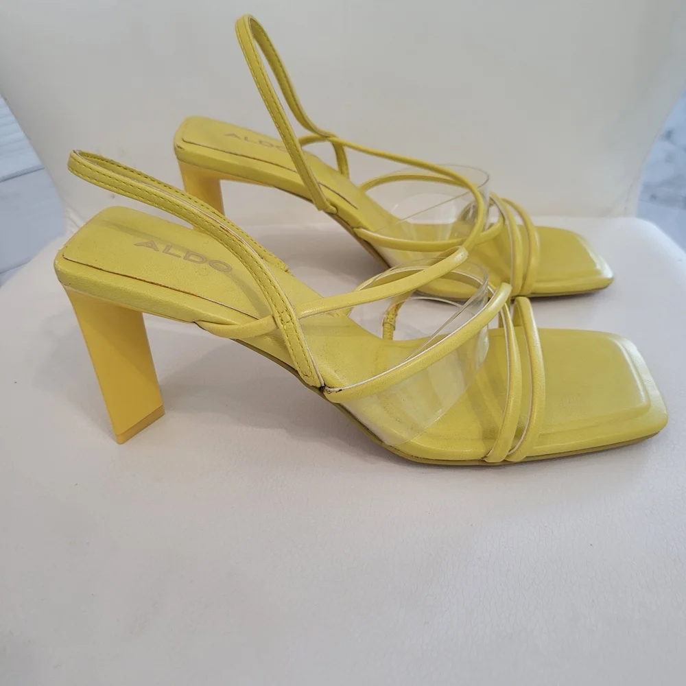 Aldo Yellow Strappy Square Toe Triangle Heels Womens Size US7 / EUR 37.5