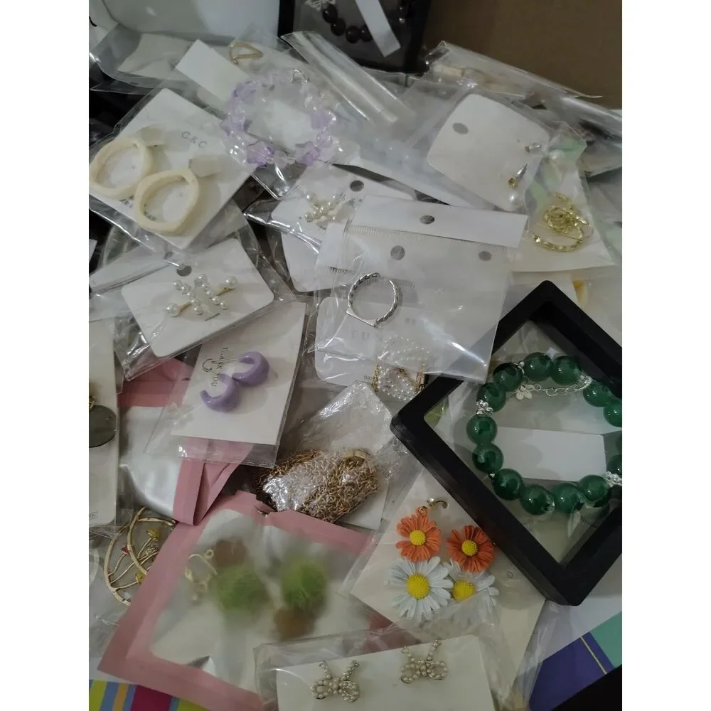 Huge Costume Jewelry Lot (196) - 75+ pieces