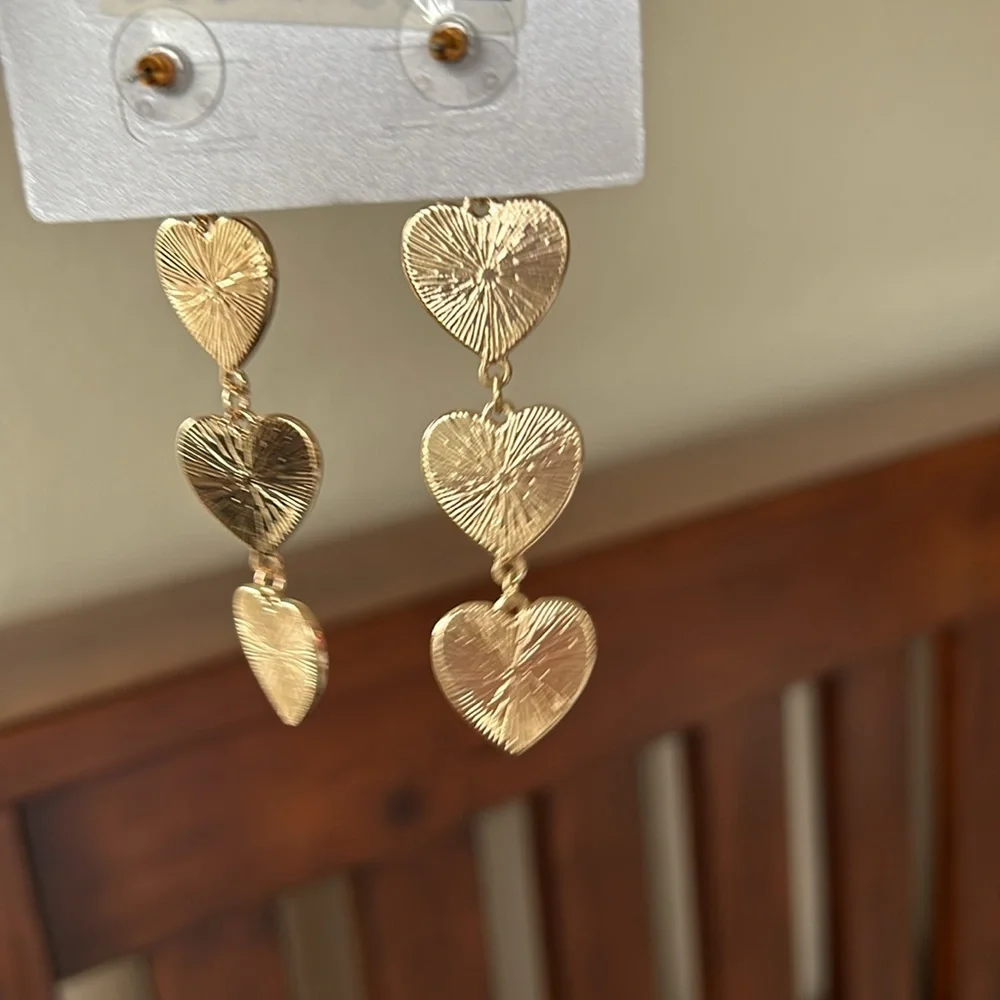 BaubleBar beautiful hot
