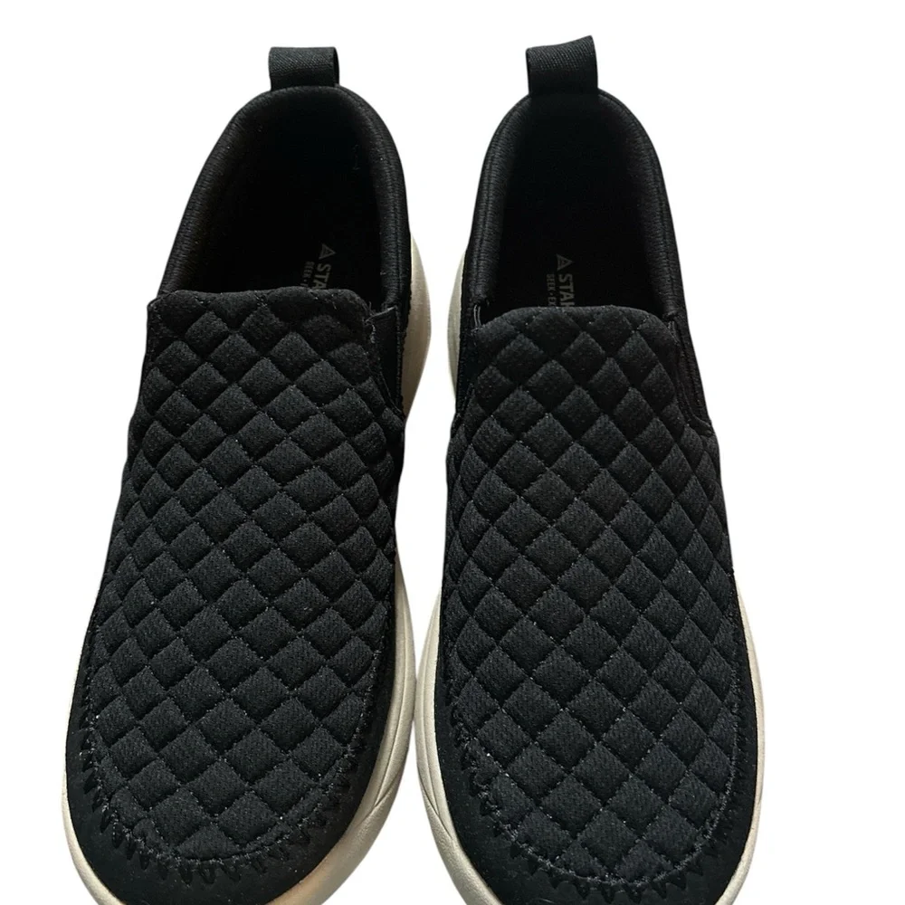Staheekum black quilted