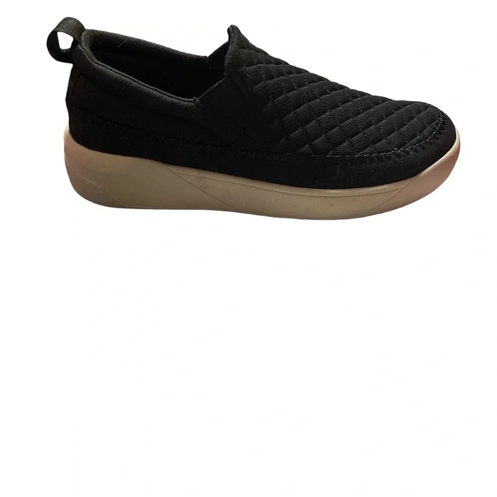 Staheekum black quilted