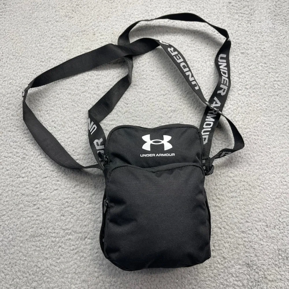 Under Armour 1364192-001 Black Loudon Crossbody Bag UA Storm Branded Logo Strap