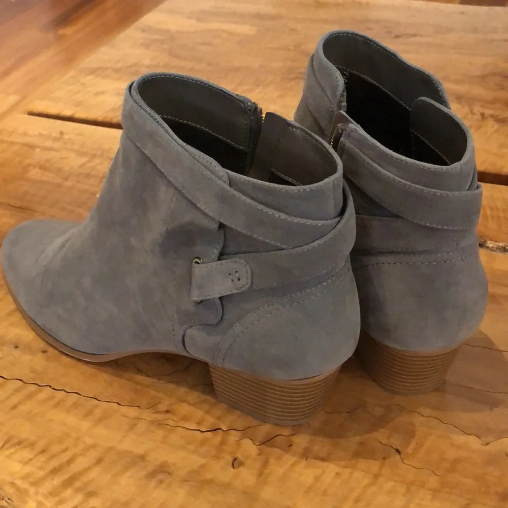 Giani Bernini Gray Suede Ankle Booties