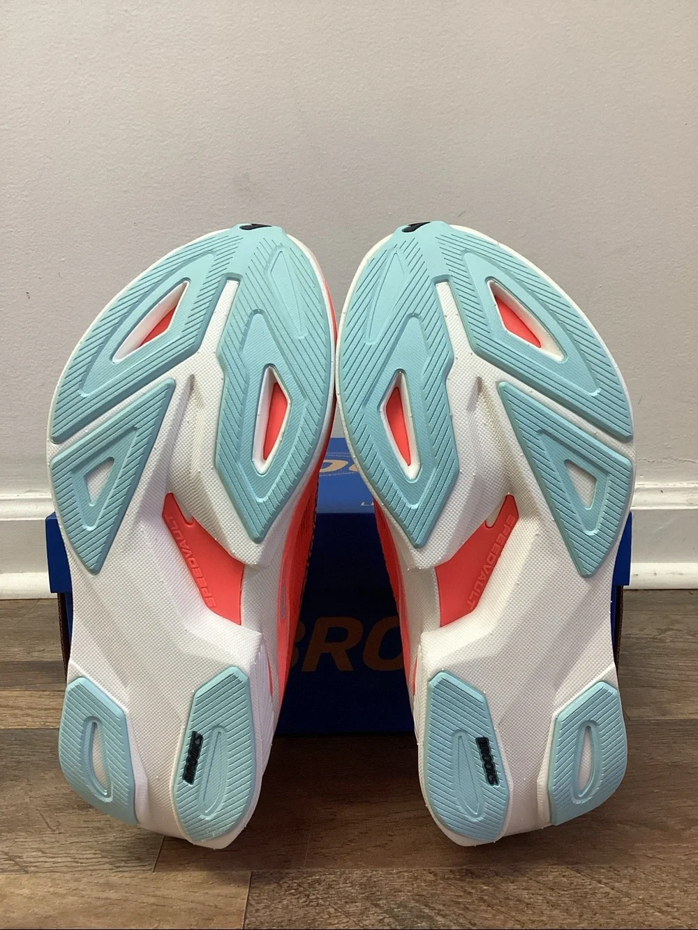 Brooks women’s hyperion