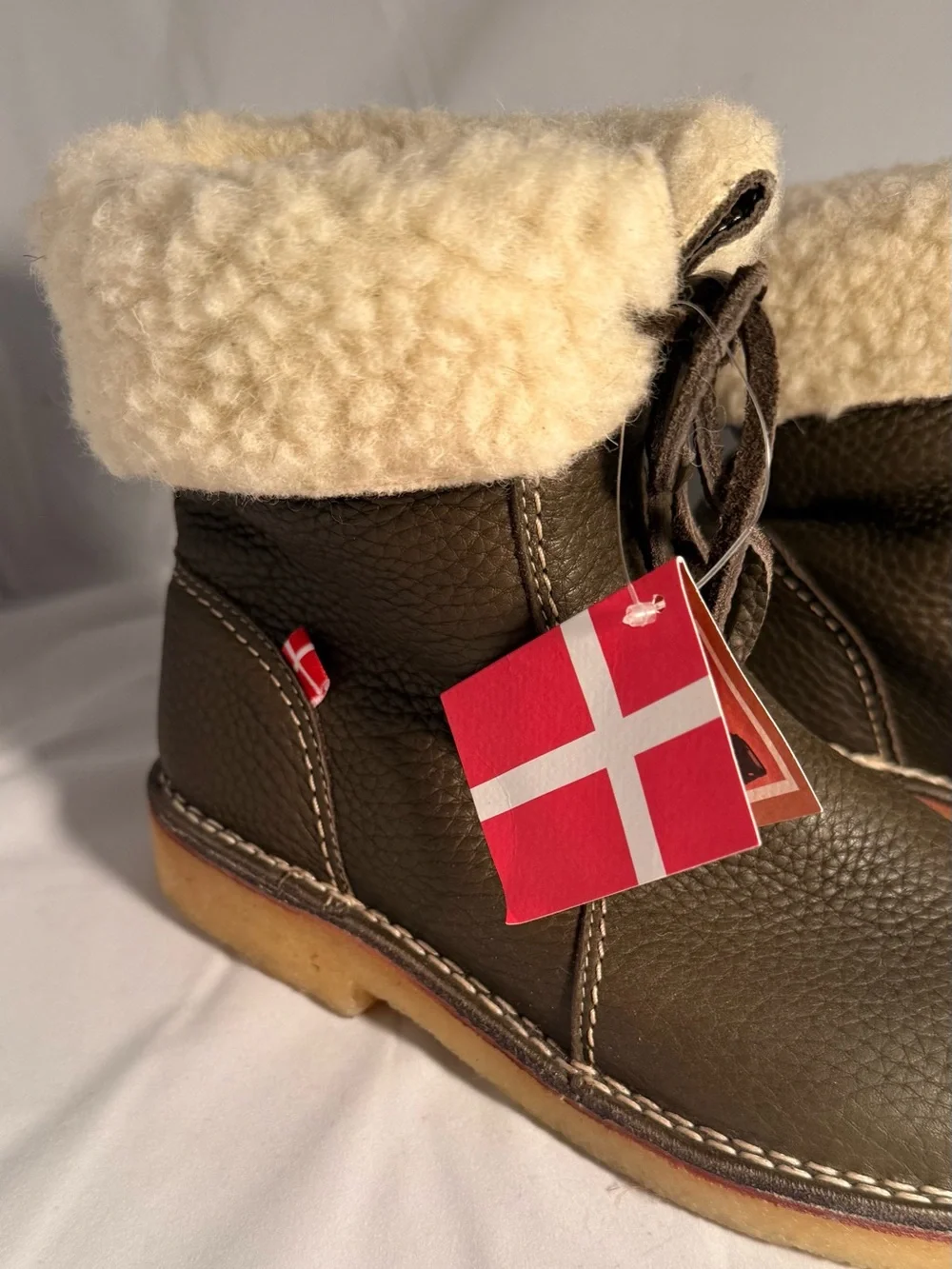 NWT Duckfeet Århus - Oliven