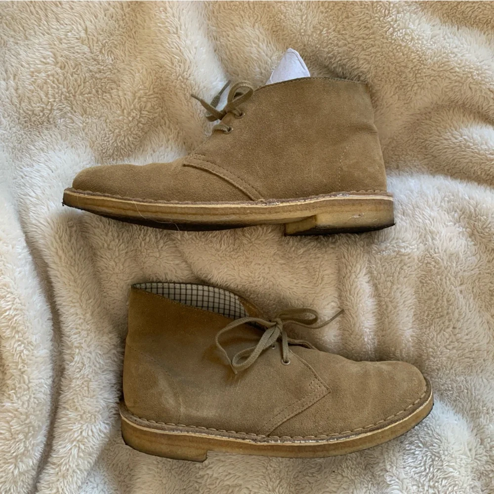 Clarks reposhing this