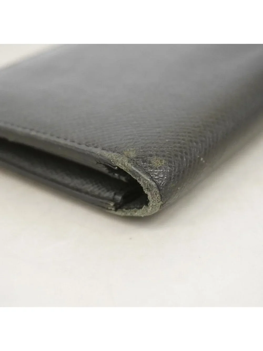 Louis Vuitton Wallet Taiga Portefeuille Brazza Ardoise