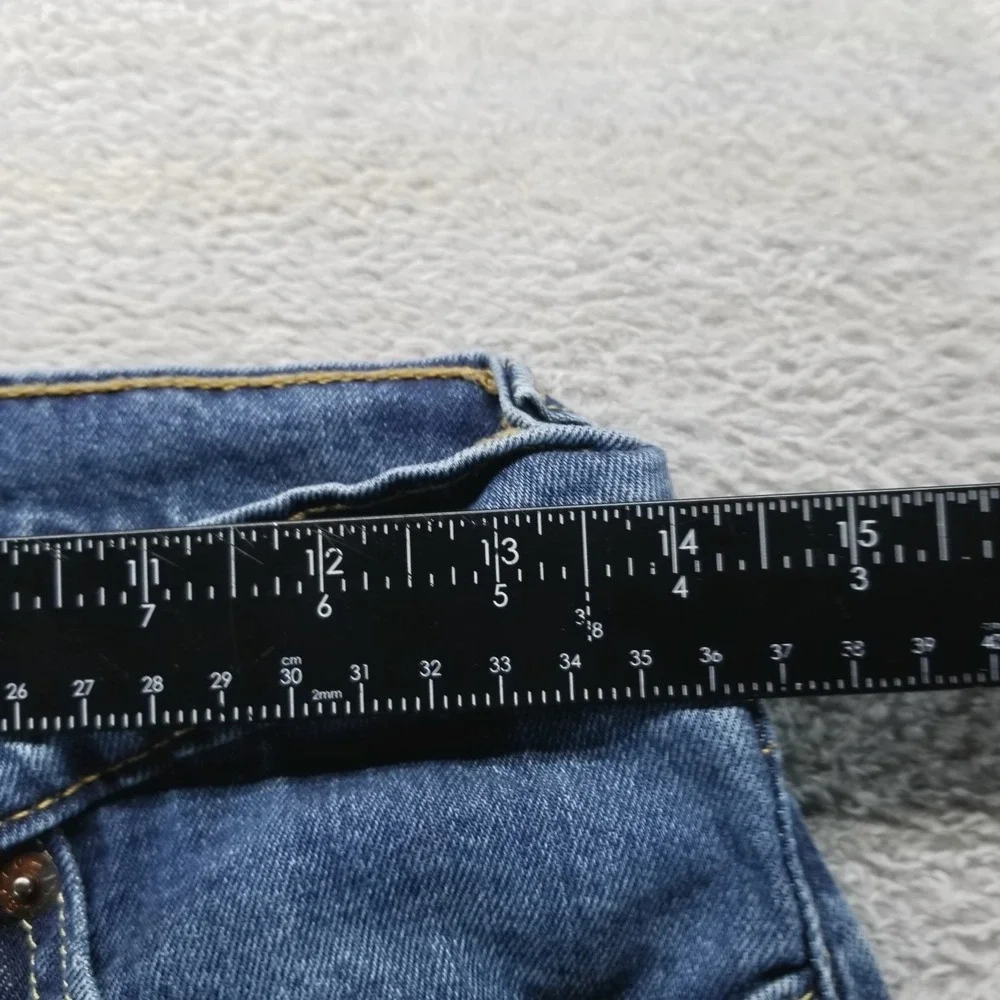 Levis before purchasing