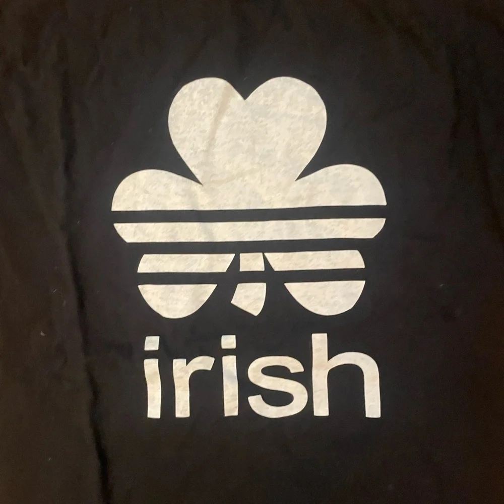 Gildan large tee