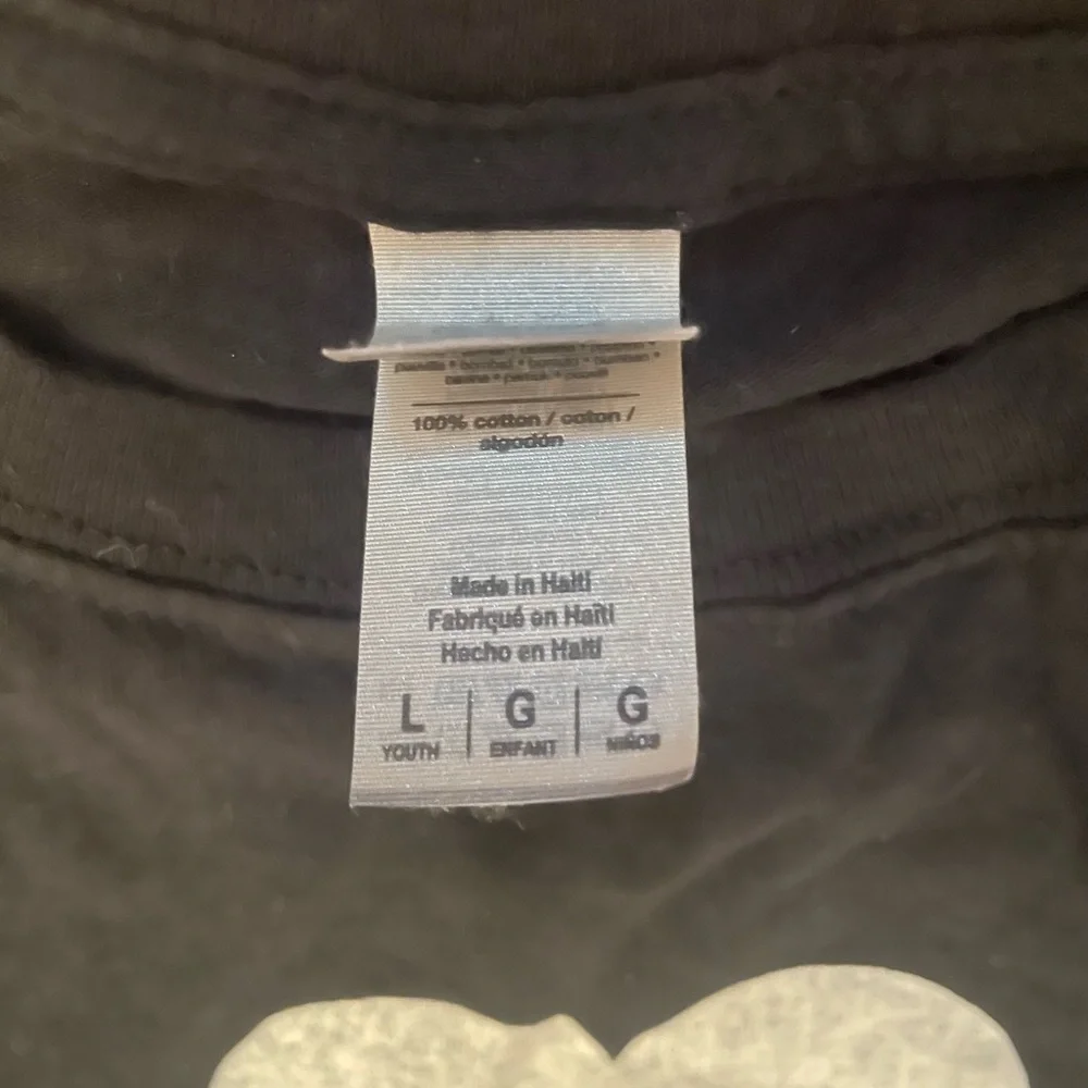 Gildan large tee