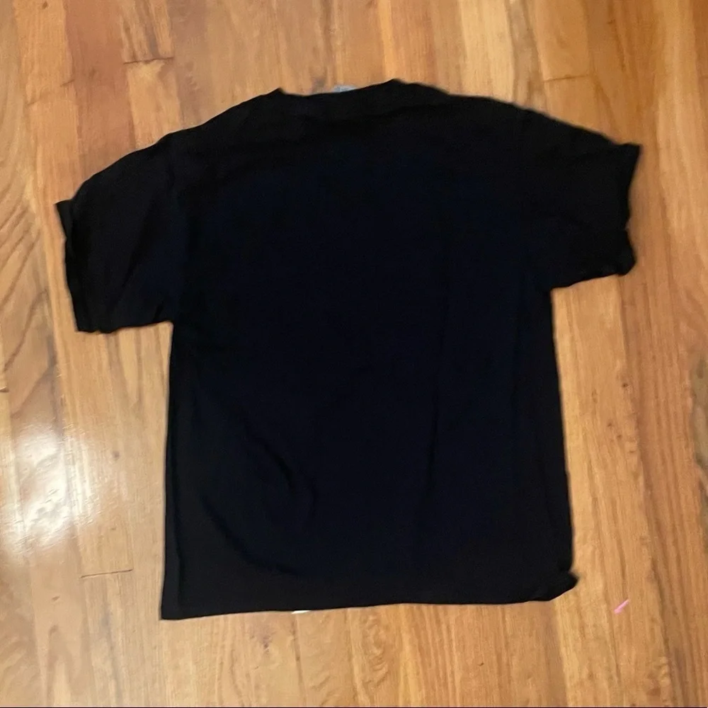 Gildan large tee