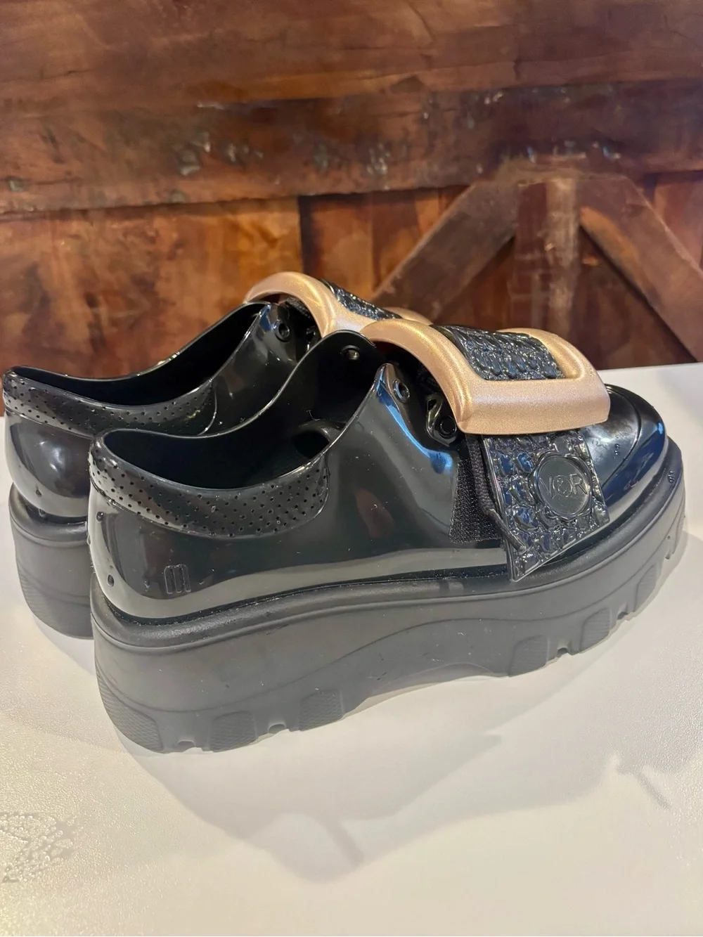 Melissa shiny black