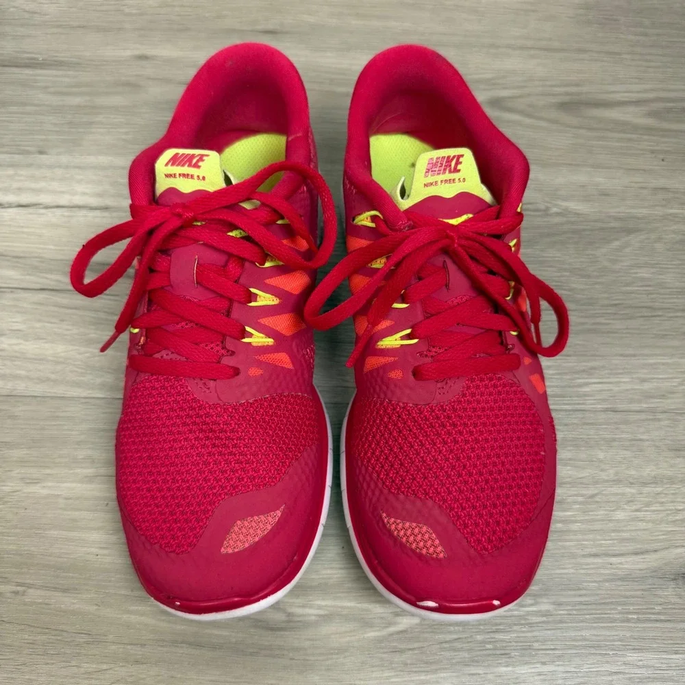 Nike lace up
