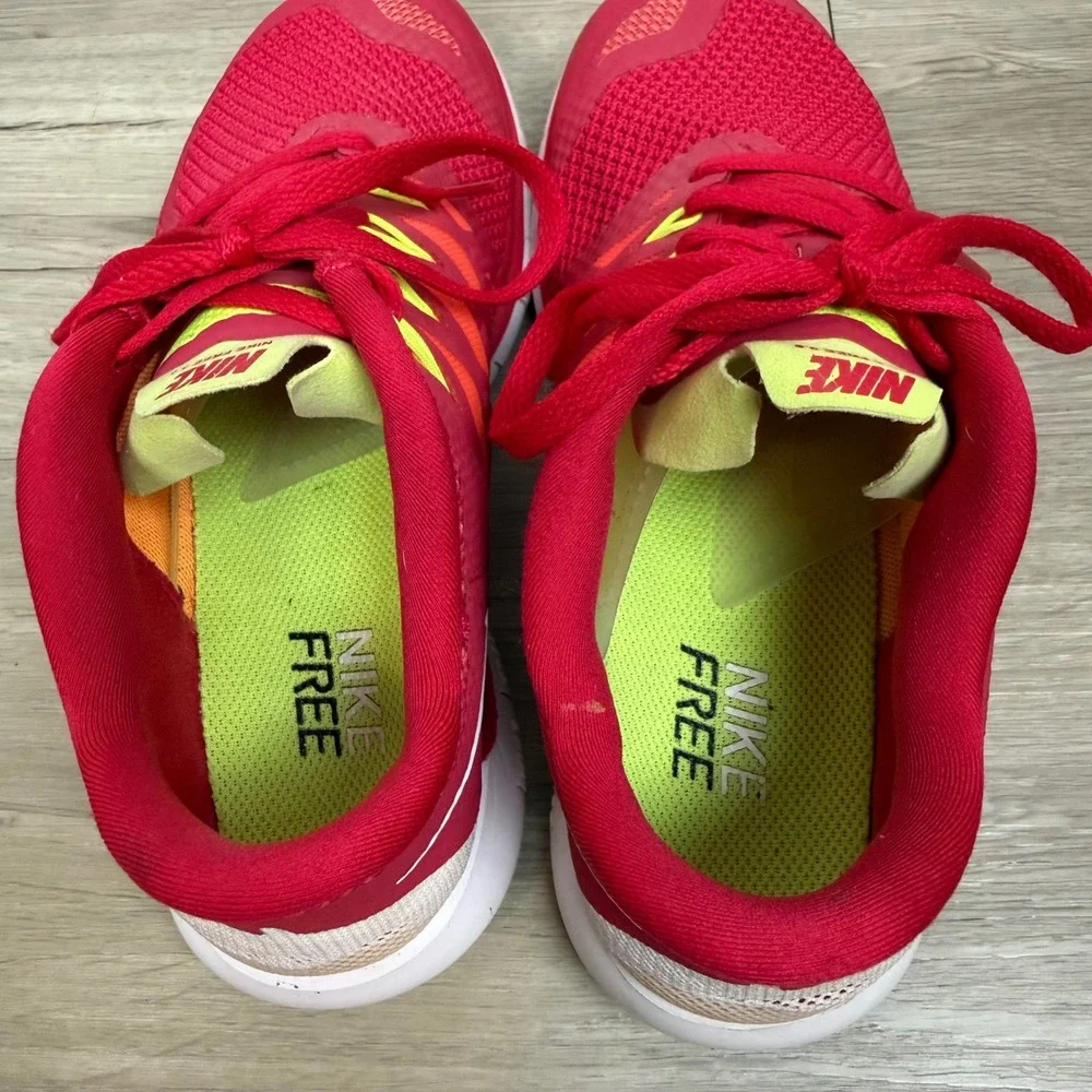 Nike lace up