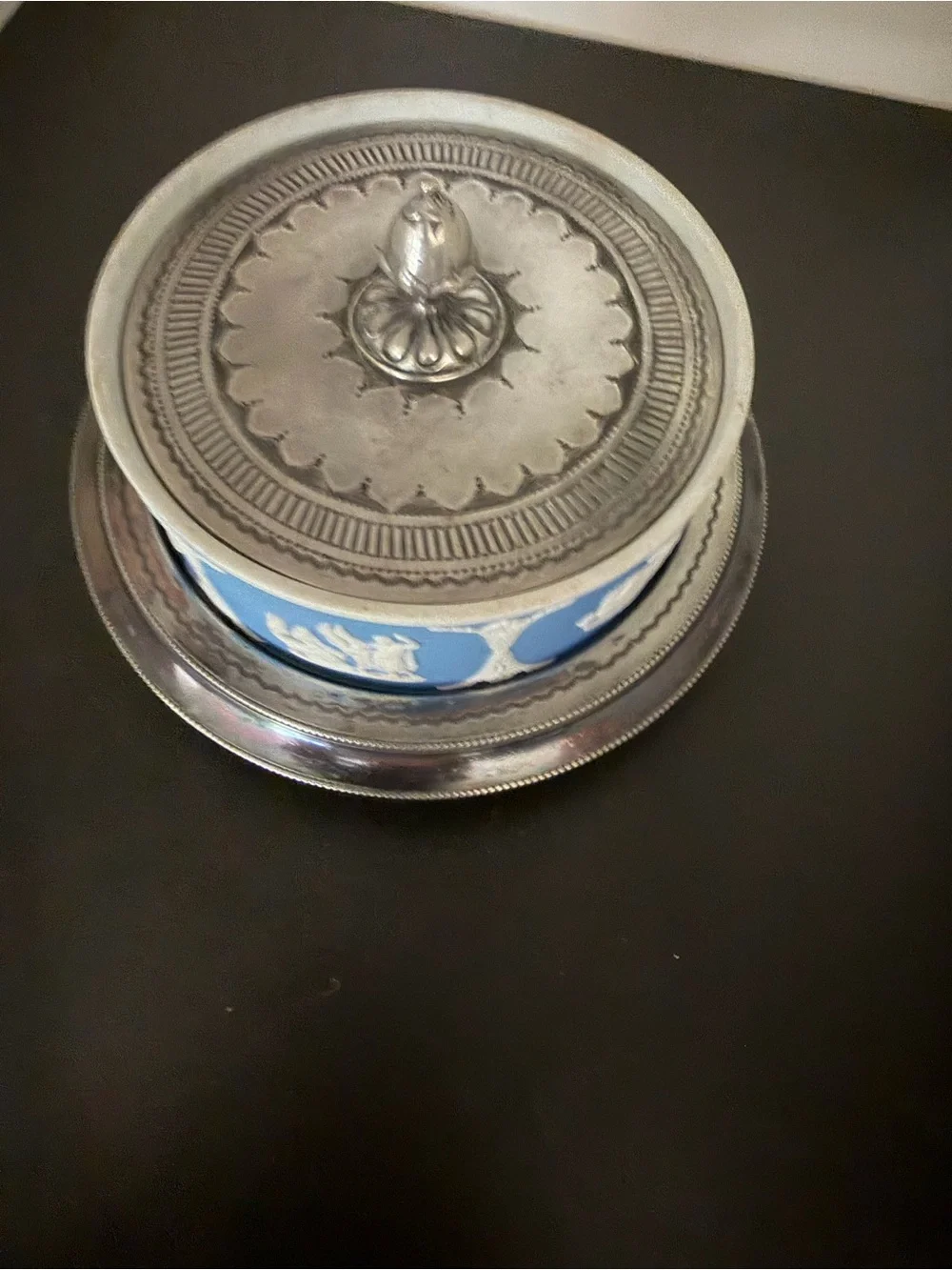 Wedgwood separated free ceramic