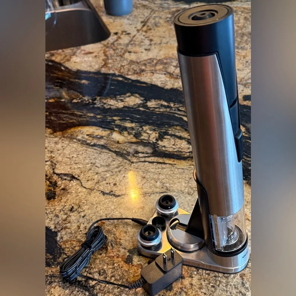 Wine Enthusiast effortlessly open