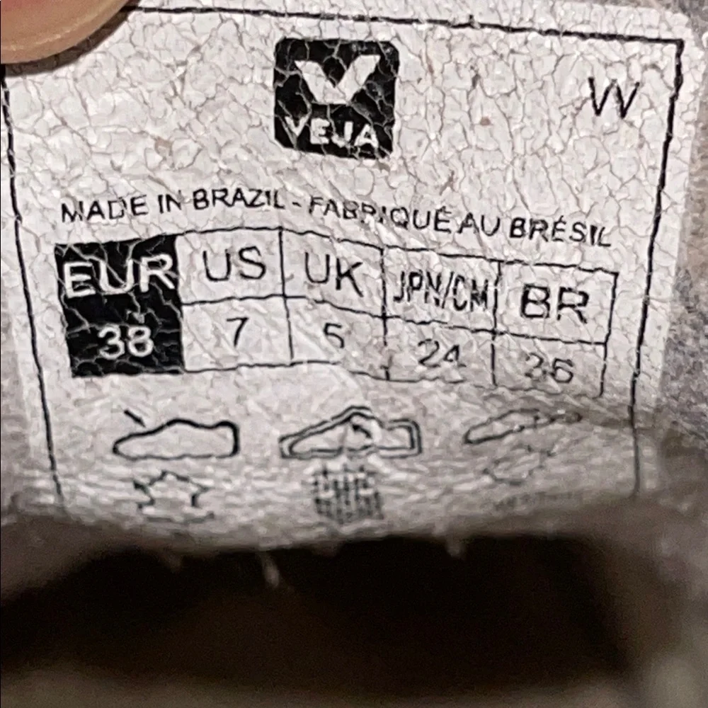 Veja Sneakers | Size 7 Women