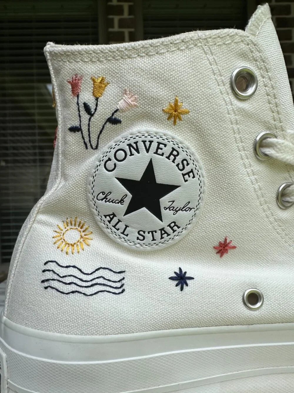 Converse comfort closure shoe