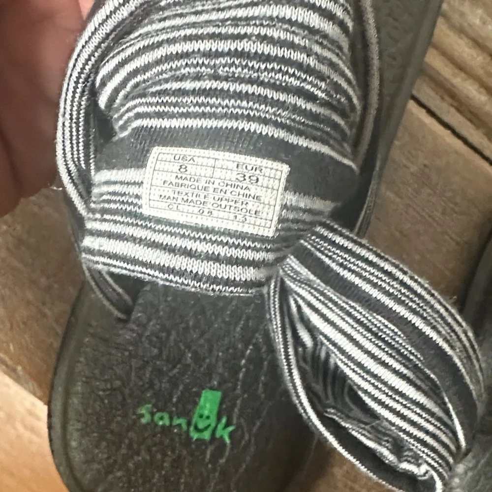 Sanuk comfortable sandals