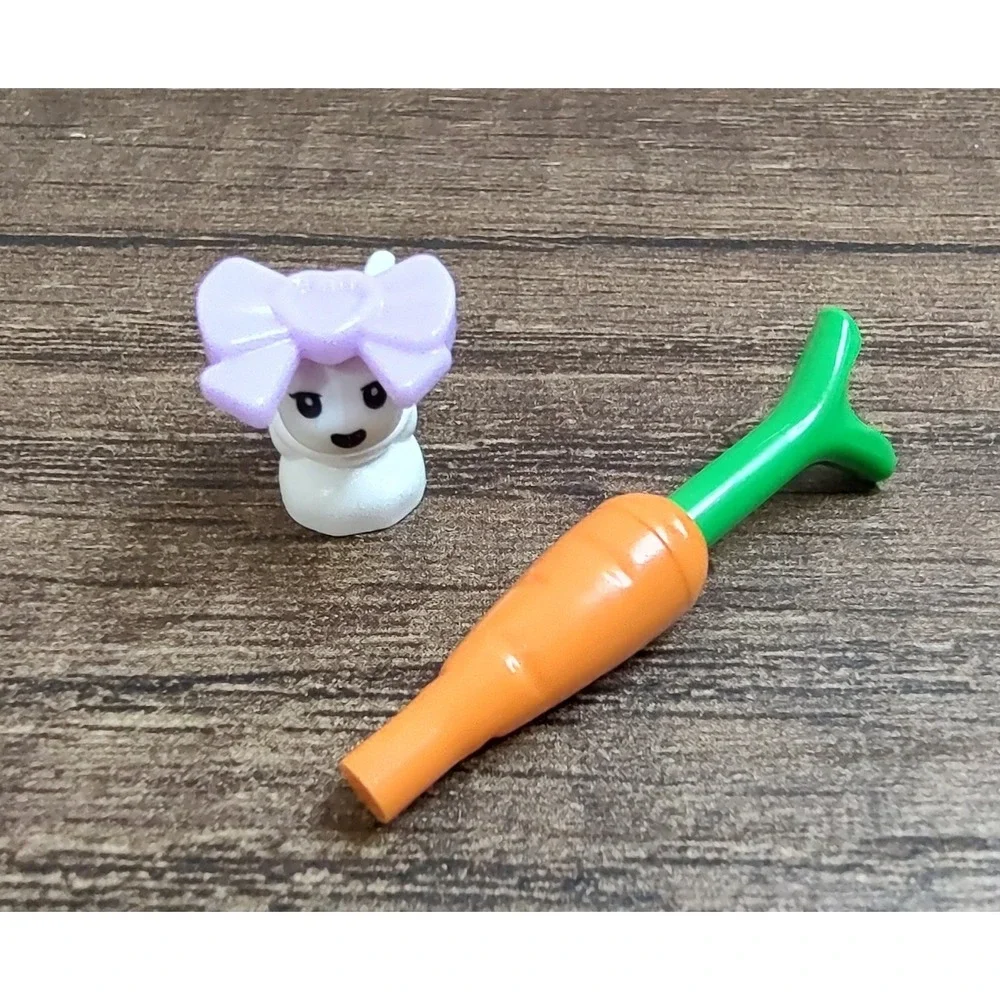 LEGO Bunny Rabbit White Minifigure Carrot Purple Bow Spring Easter