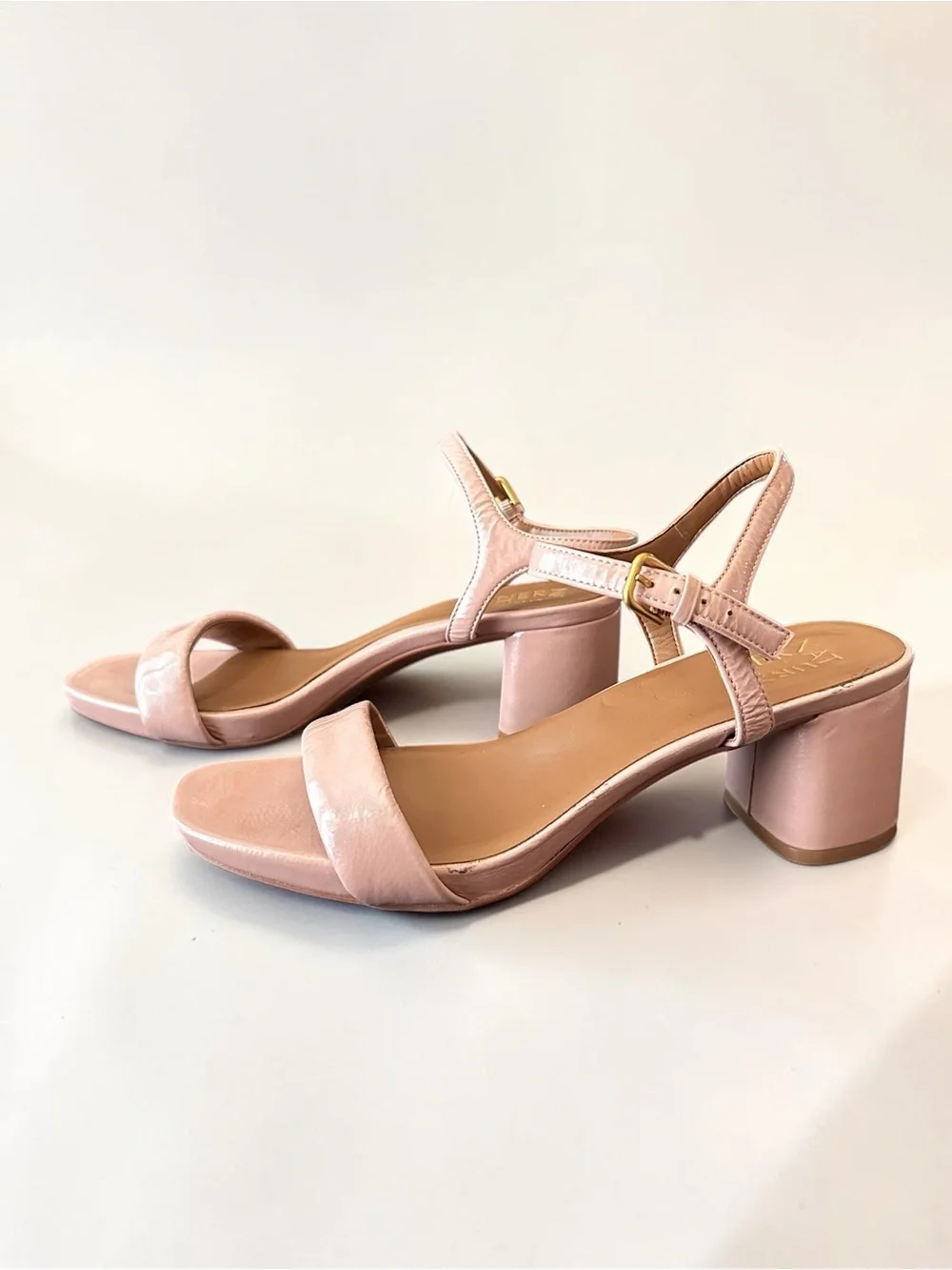 Naturalizer classic comfortable