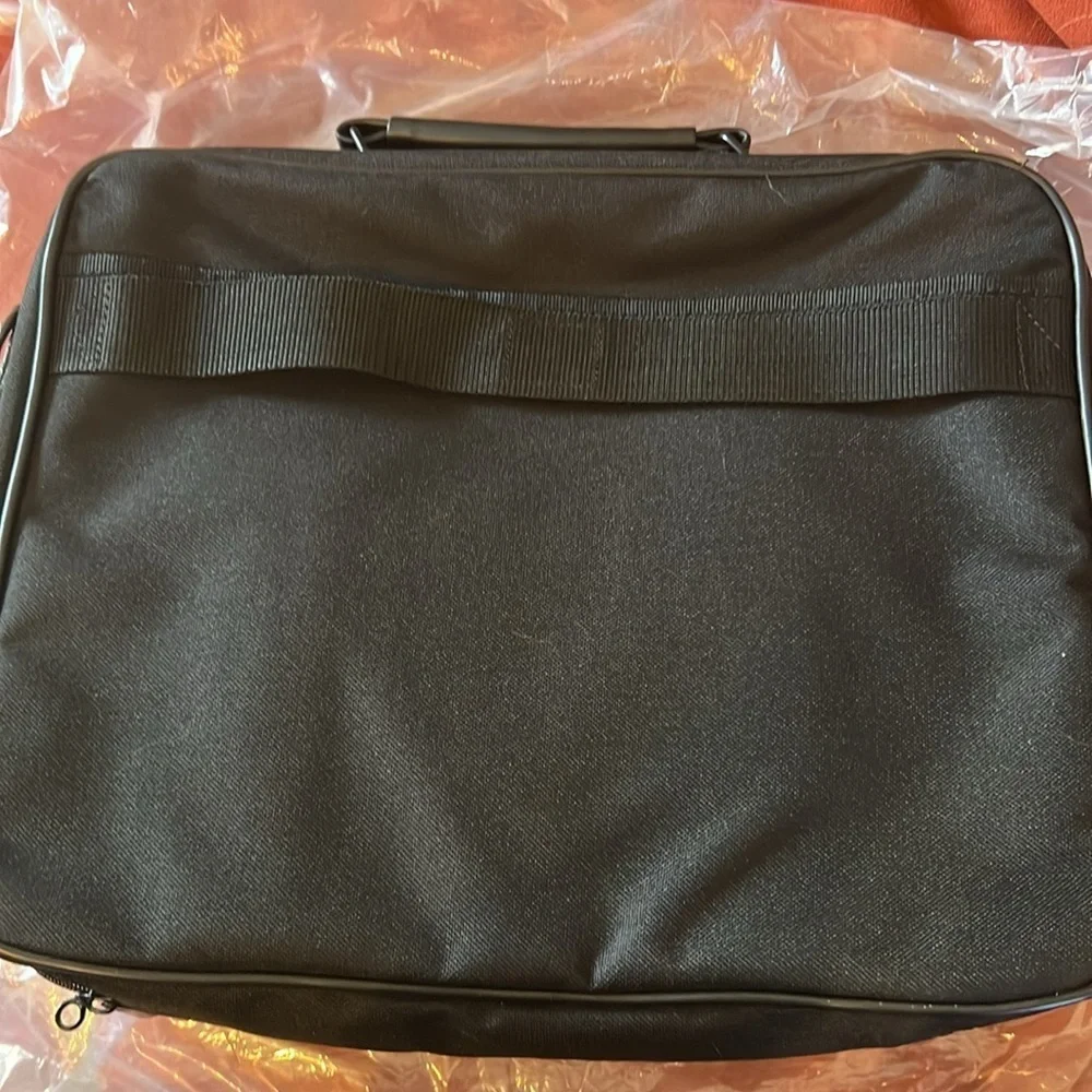NWOT Black canvas Targus laptop bag/briefcase.