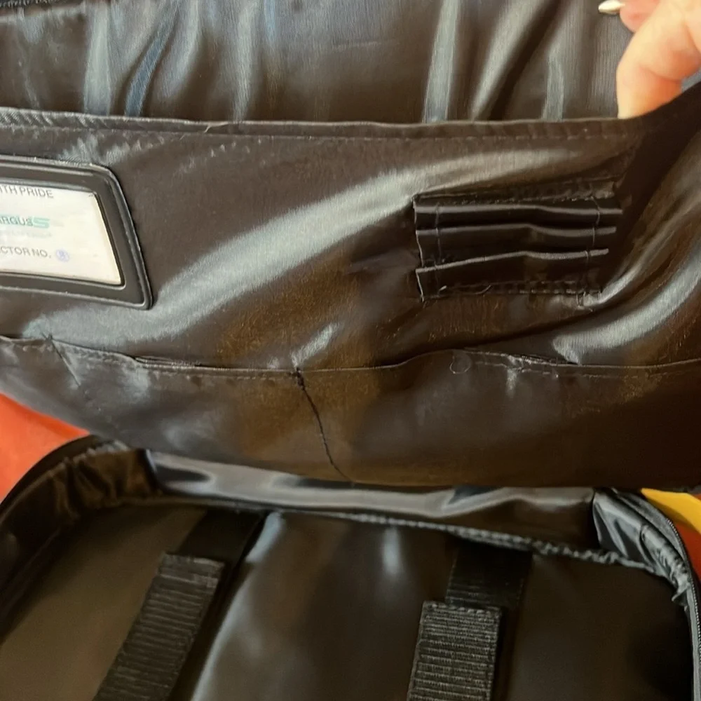 NWOT Black canvas Targus laptop bag/briefcase.