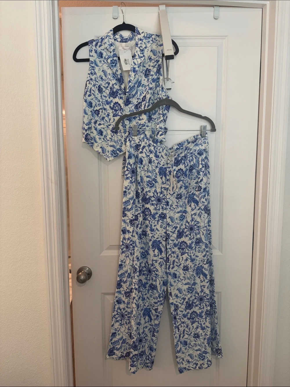 Olivaceous Blue & White Floral Wide-Leg Pants with Matching Vest