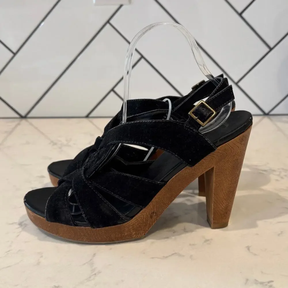 l.e.i. Black Faux suede sandals heels 90s Y2K size 9 it girl bohemian neutral