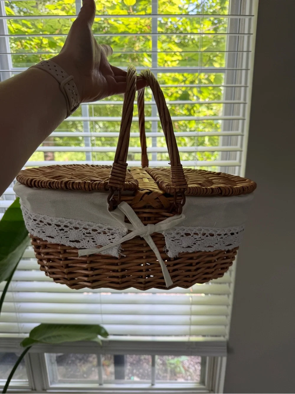Woven Straw Picnic Basket Handbag with White Lace Trim