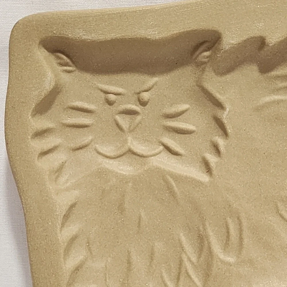 1988 Brown Bag Cookie Art Hill Design Grumpy Fluffy Cat Ceramic Mold 5.5x6in