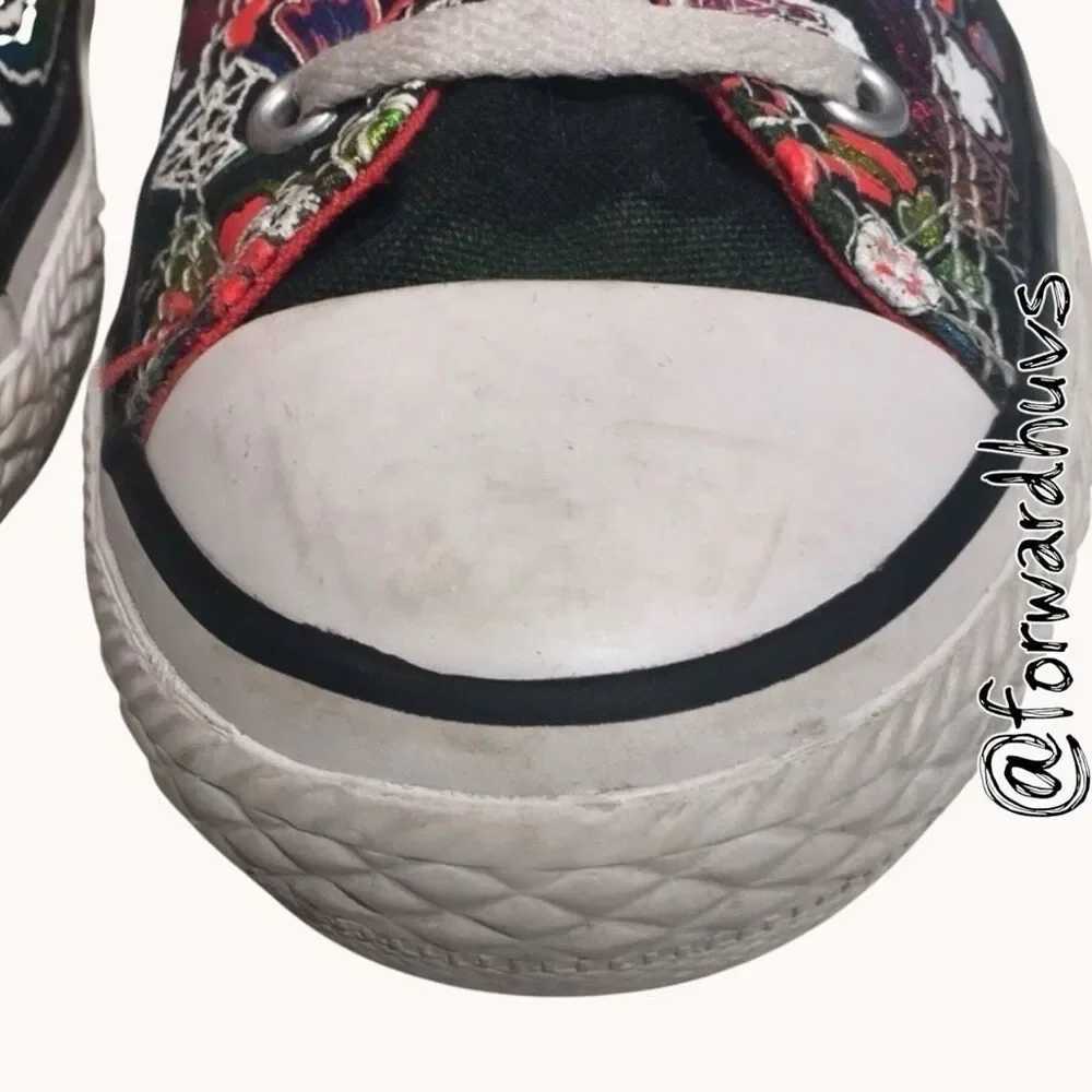 Converse step into