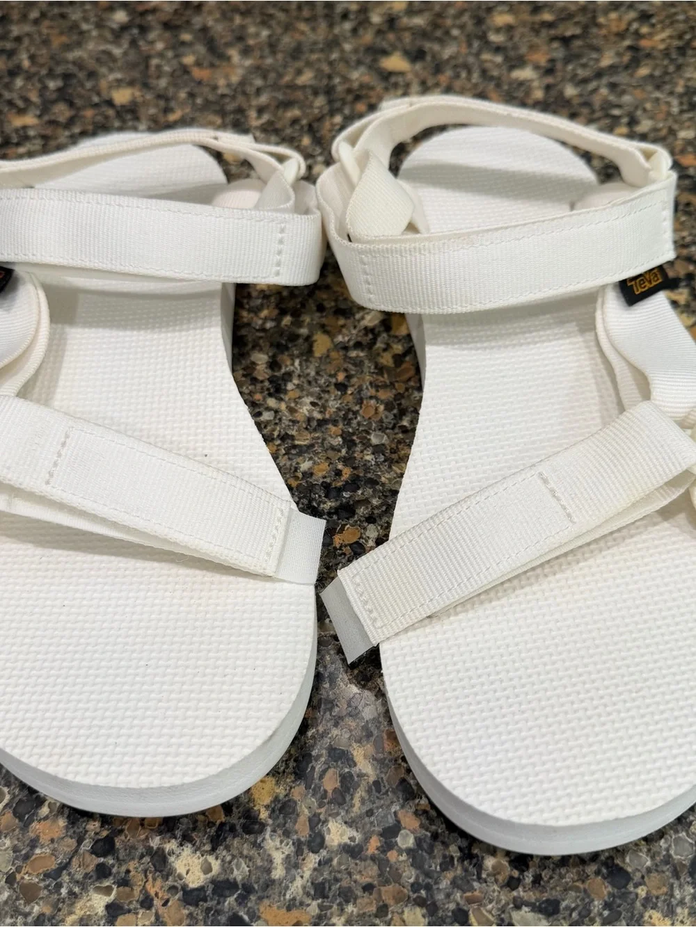 Teva lightweight white