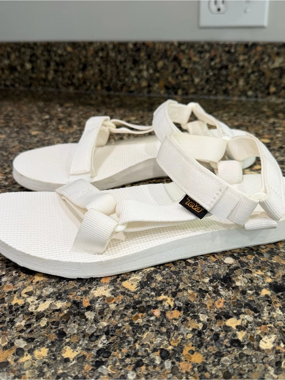 Teva lightweight white