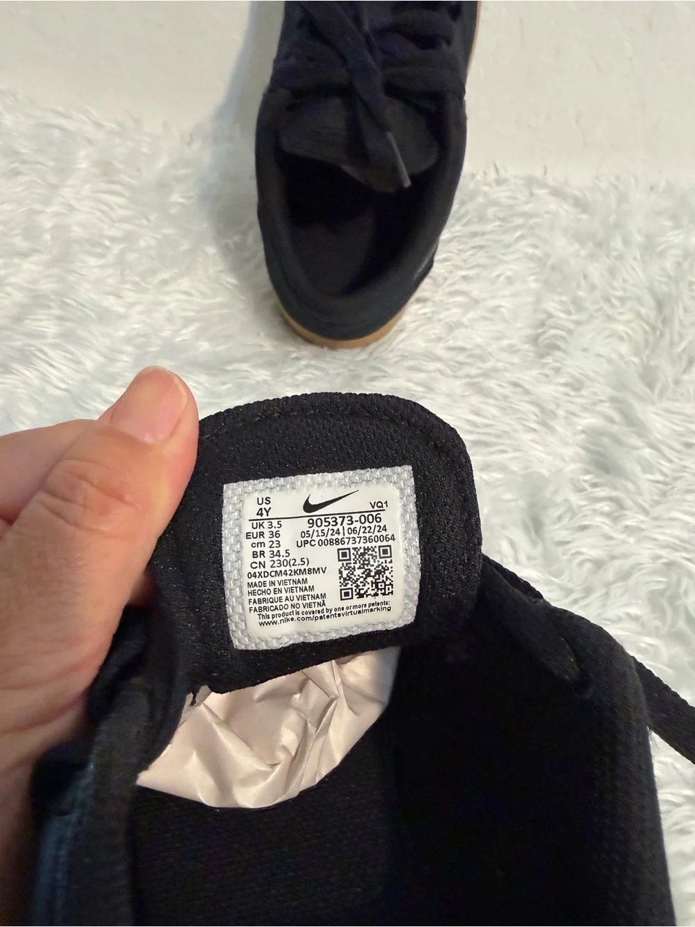 Nike canvas versatile sneakers