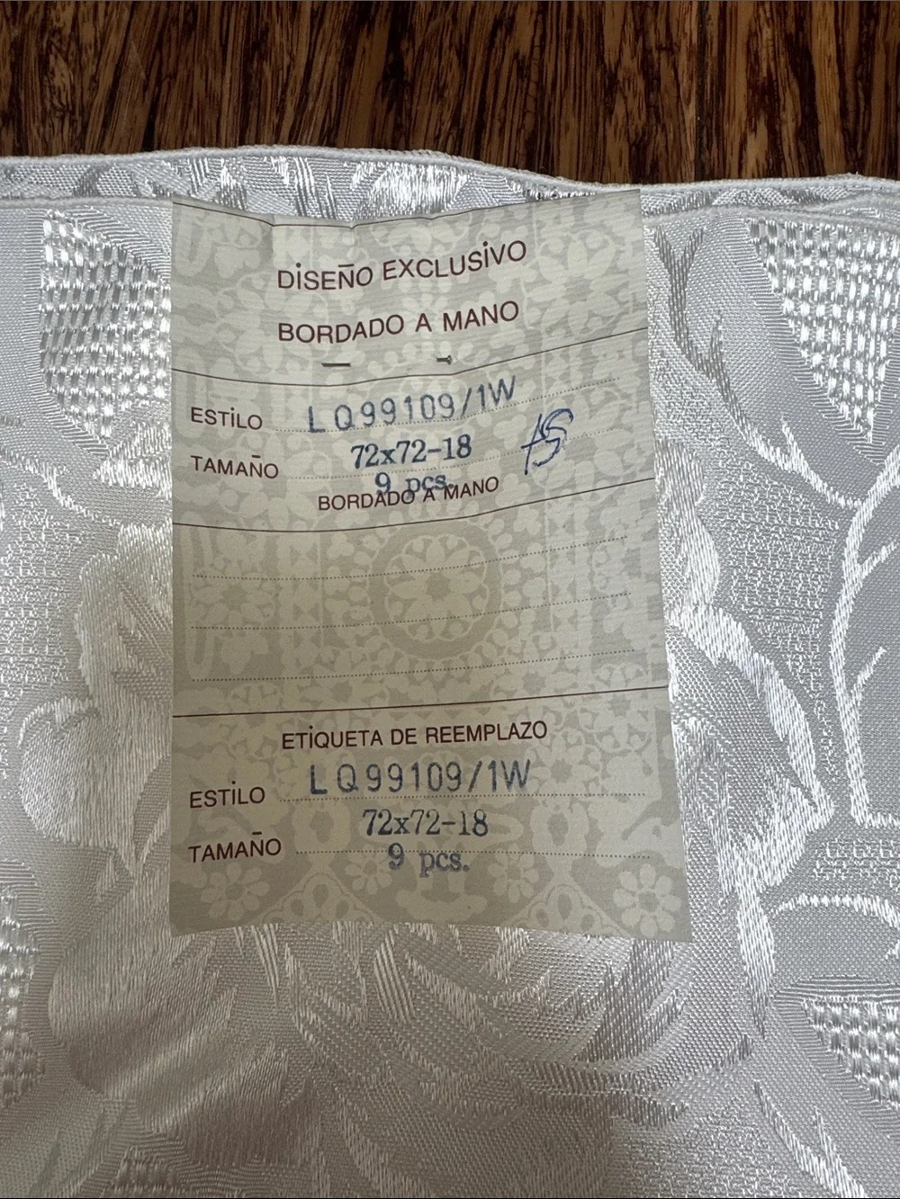 Vintage white satin floral lace round tablecloth and napkin set 72”