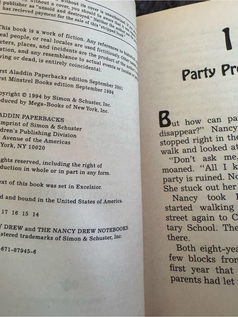 The Nancy Drew Notebooks: The Slumber Party Secret - White & Red Cover