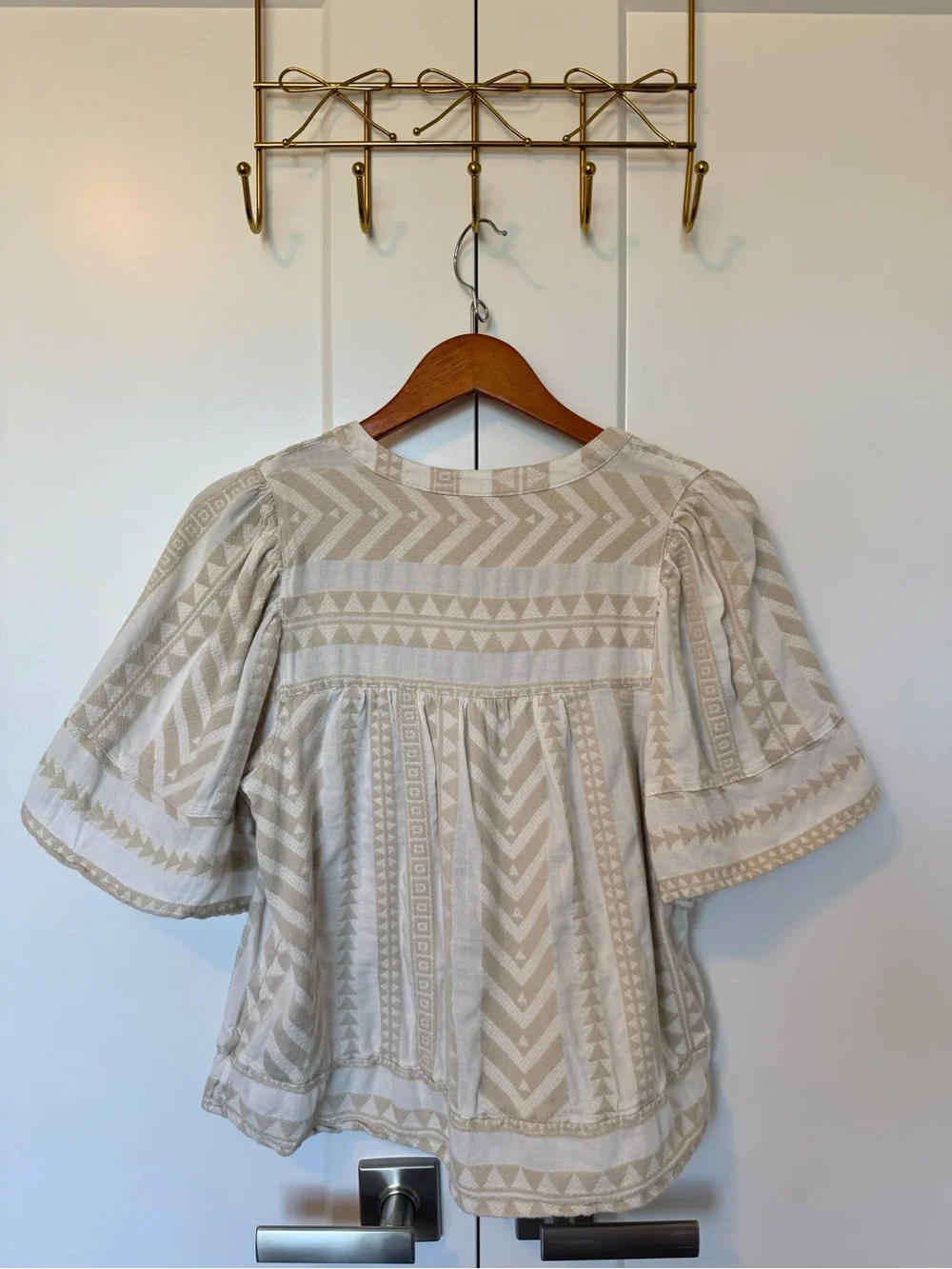 Old Navy lightweight cream