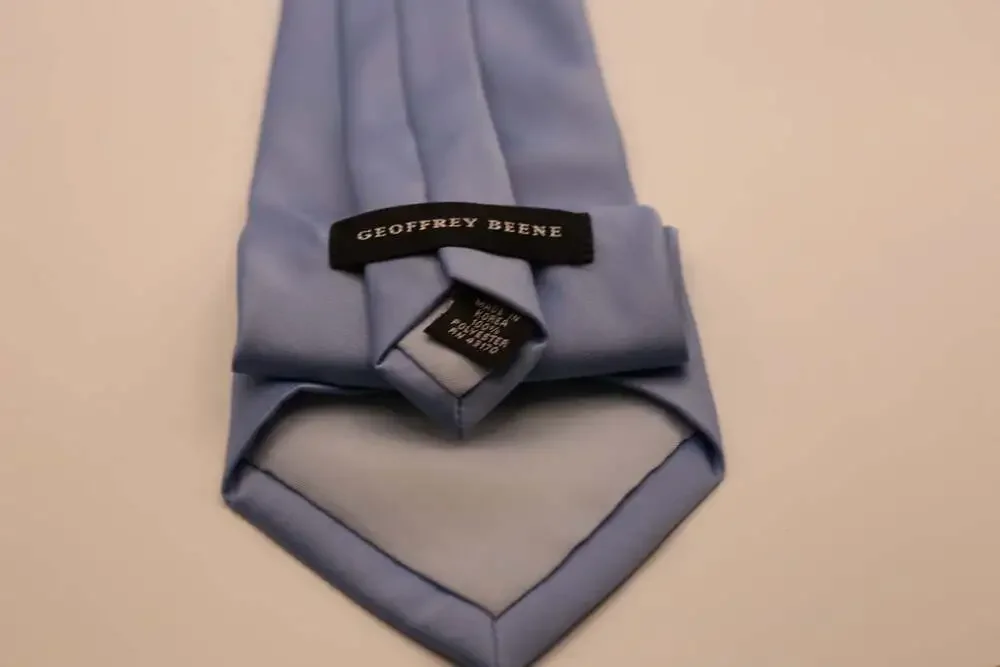 Geoffrey Beene stains blue