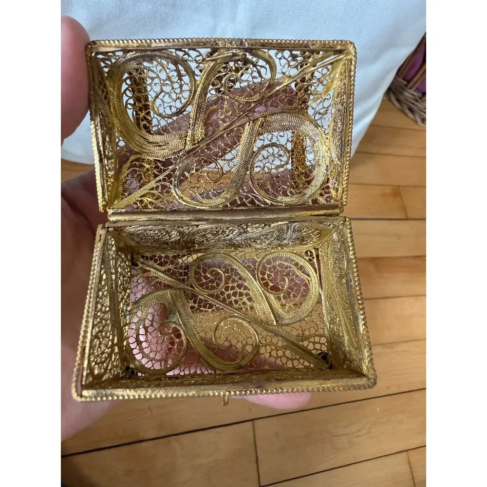 Unbranded vintage miniature